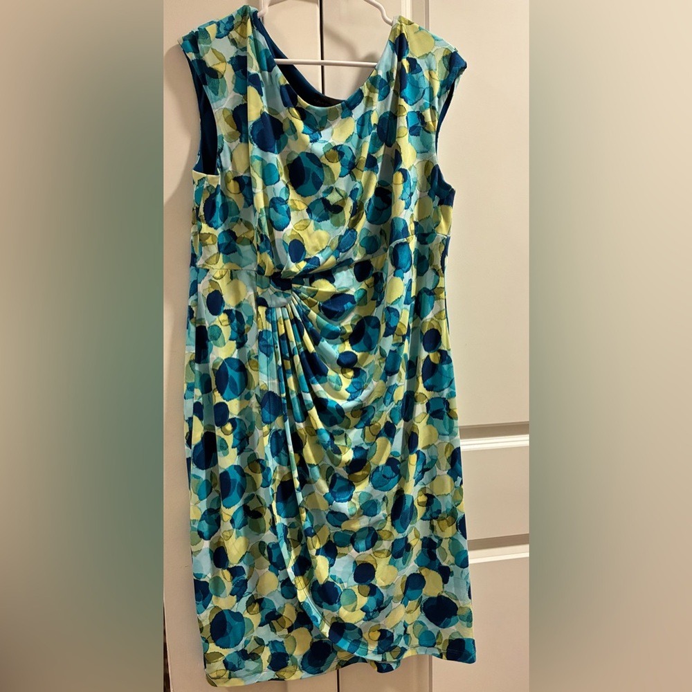 Connected Apparel Blue and Green Sheath Midi Dress size16w
PTP 21
Lenght 41 1/2
